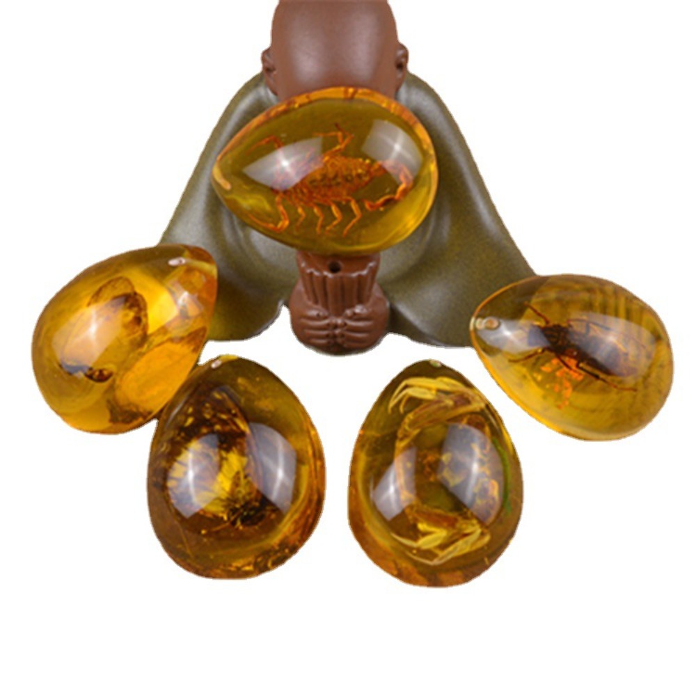 Natural Rough Butterfly Amber  - Resin Art Necklace 评论和价格