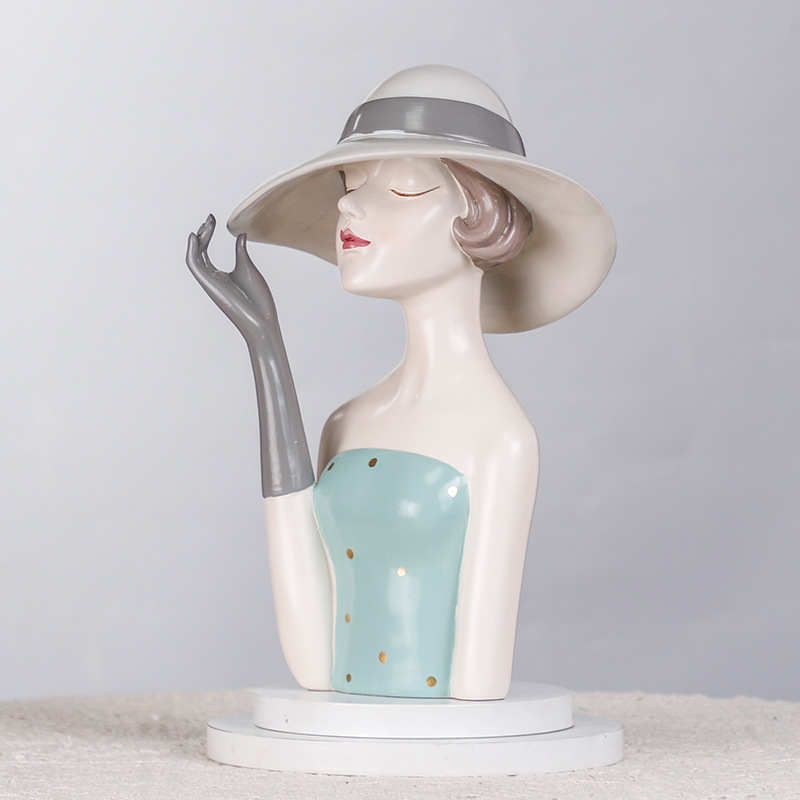 Instagram Style Girl Sculpture - Resin Art Instagram 评论和价格