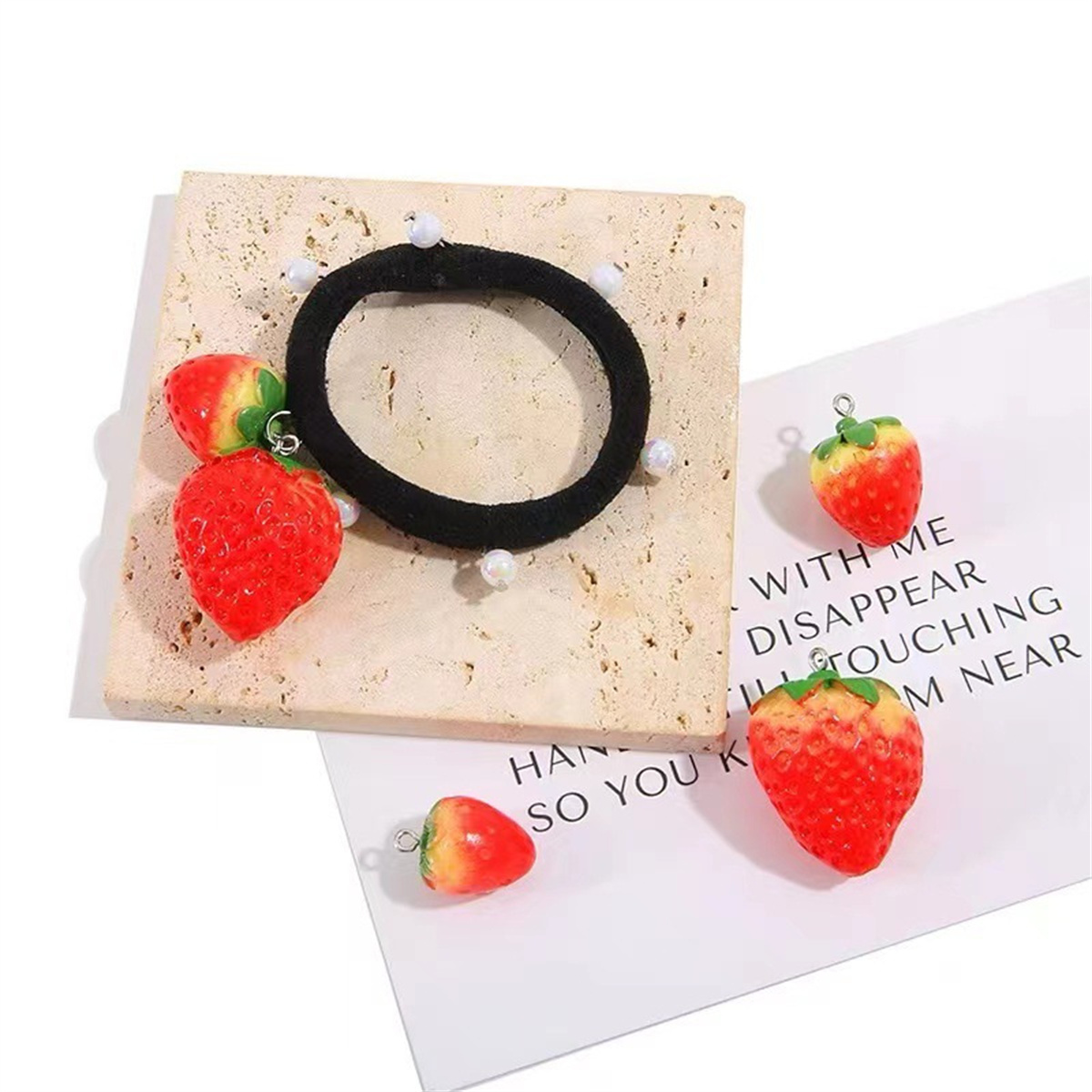 SG04 Cute 5pcs Strawberry Frui - Resin Art Necklace 评论和价格